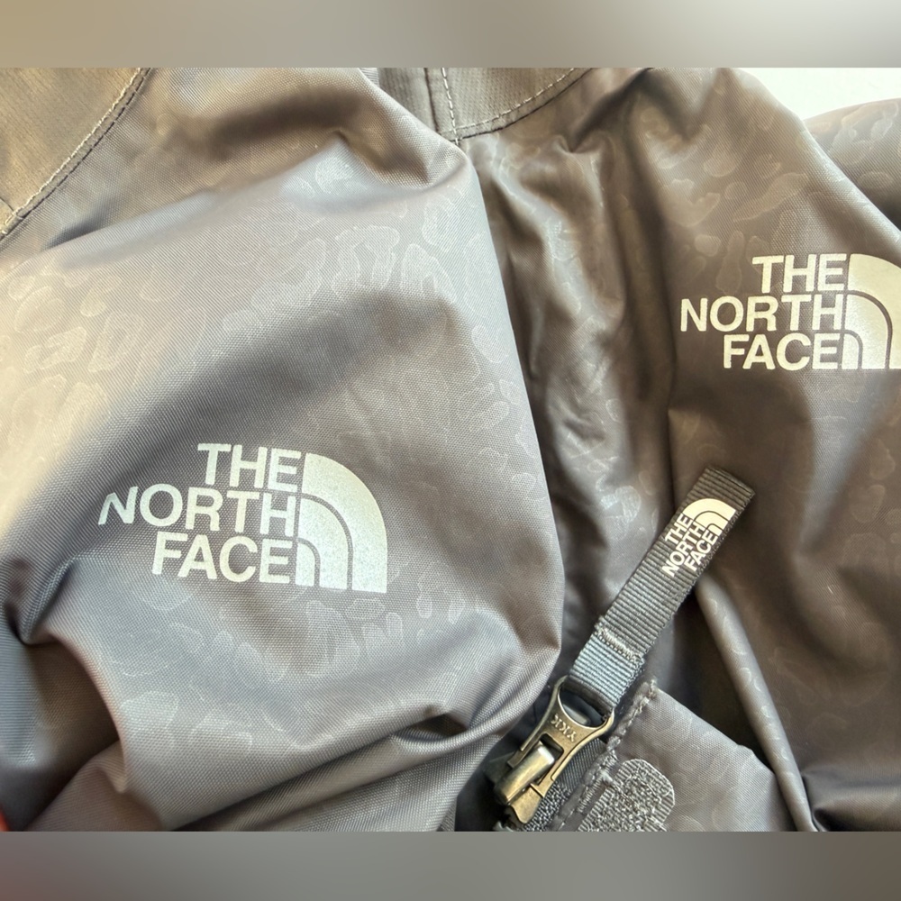 The North Face Antora Dryvent Hooded Jacket Gray/Pink kids Sz 10/12 Waterproof - Picture 12 of 13